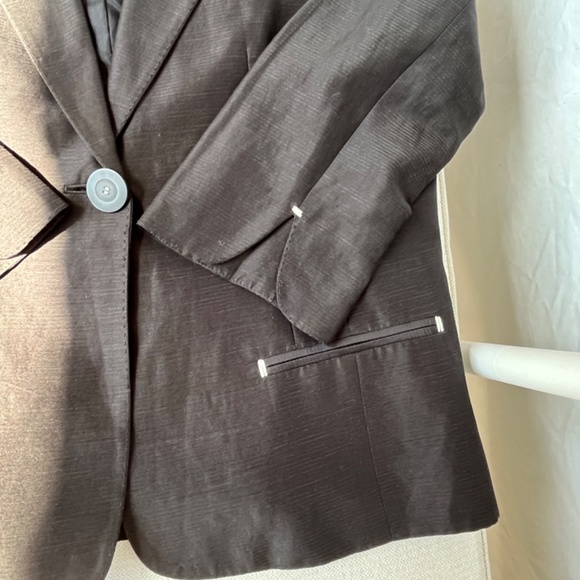 Studio (8 US) silk & linen one-button blazer in black - Picture 9 of 16